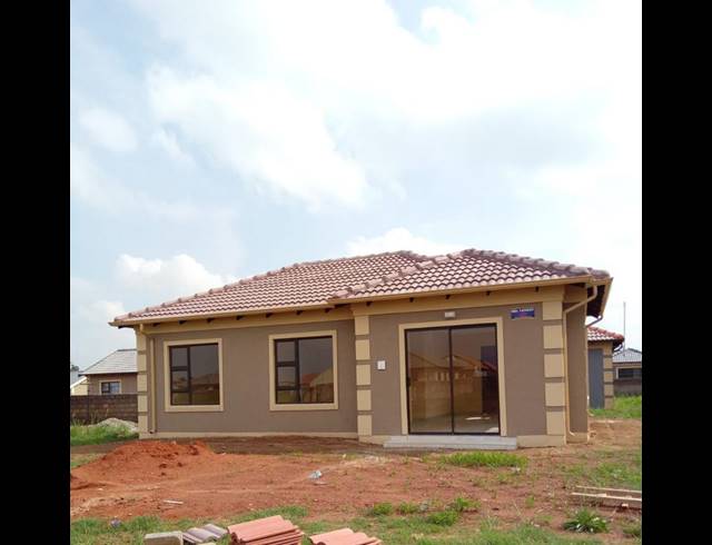 2 BEDROOM HOUSE FOR SALE IN REIGERPARK